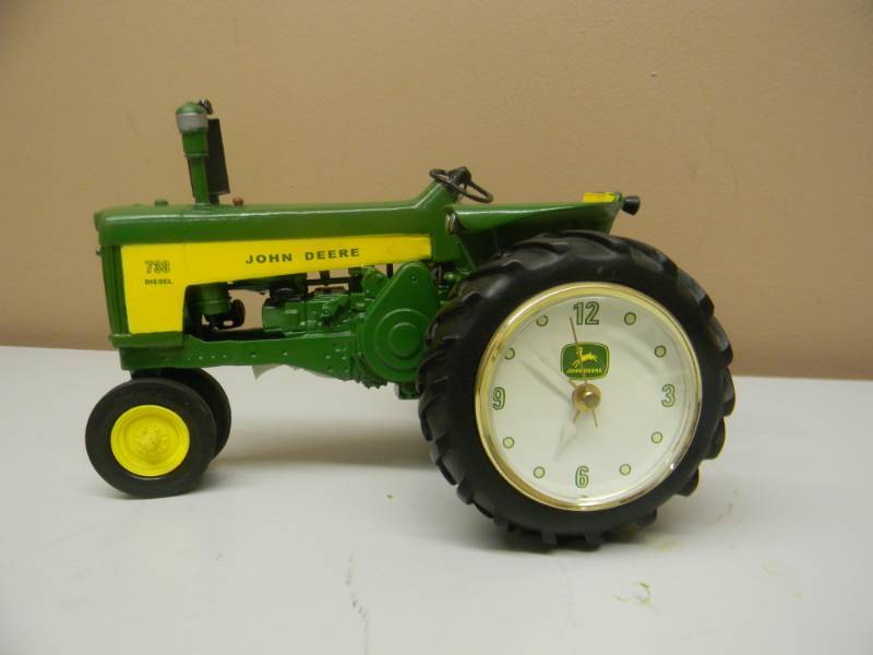 lot 47 image: The Danbury Mint John Deere 730 Tractor Clock - NICE - SEE PICTURES