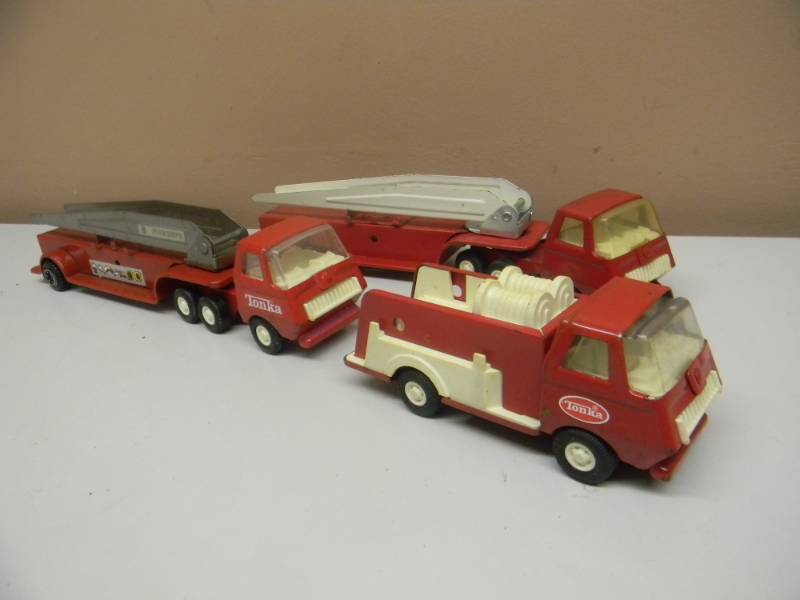 lot 6 image: VINTAGE TONKA FIRE DEPT COLLECTION - SEE PICTURES