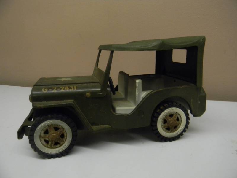 lot 14 image: Vintage Tonka Army Jeep #G-2-2431 w Steering WheelCanopy (1960s) - SEE PICTURES