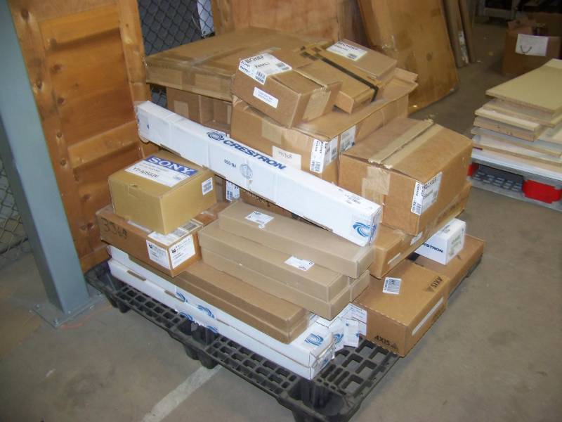 lot 21 image: (LARGE LOT) Pallet of Miscellaneous Audio  Video Items and Accessories