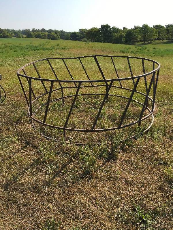 lot 402 image: Feeder Ring