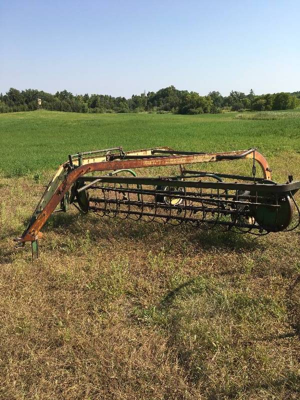 lot 403 image: John Deere Hay Rake