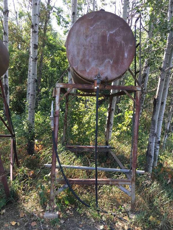 lot 405 image: Upright Gasoline Tank