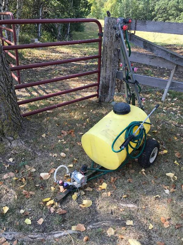 lot 407 image: Pull Behind Sprayer For Garden Tractor ATV