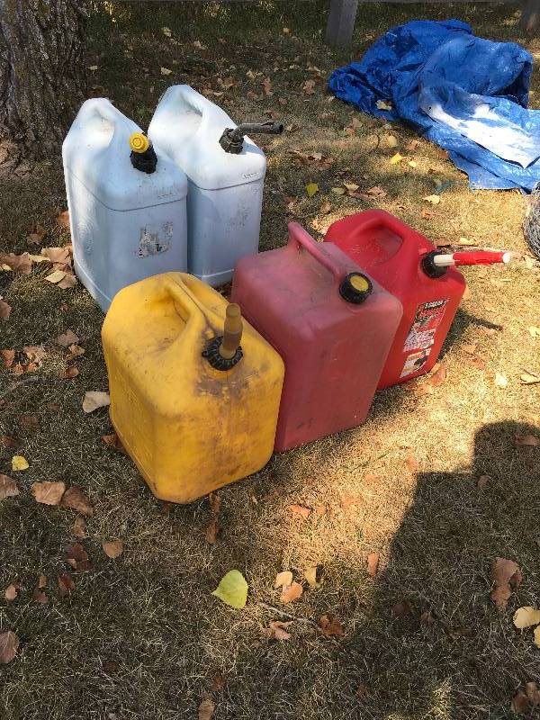 lot 411 image: 3 Gas Cans & 2 Water Jugs