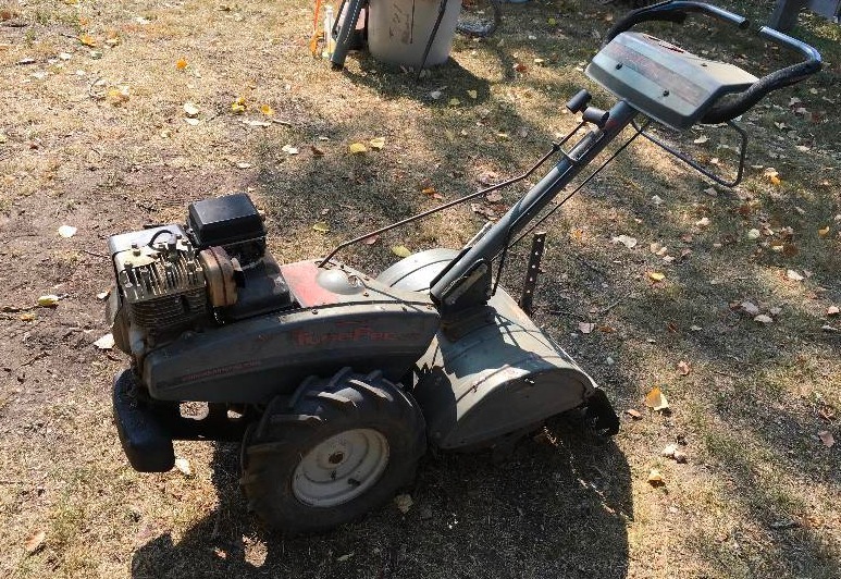 lot 414 image: MTD Turf Pro 5HP Rear Tine