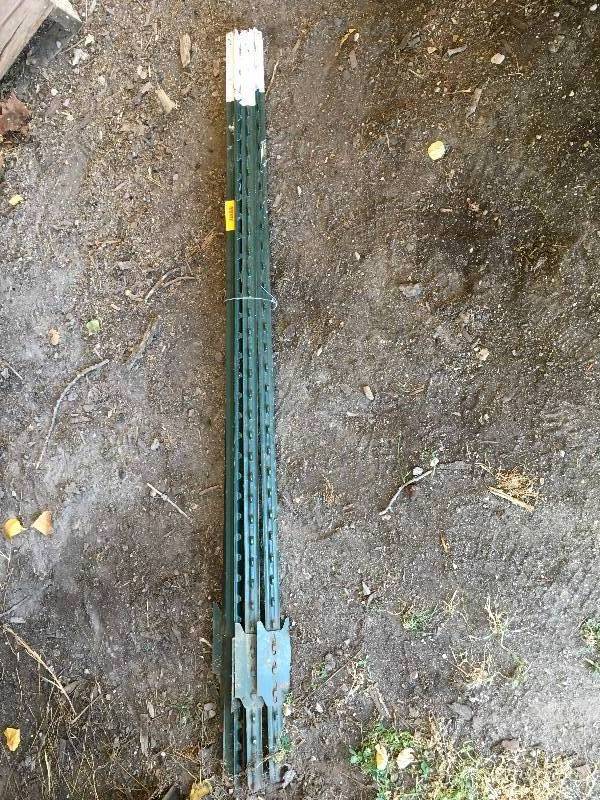 lot 417 image: 5 12 Fence Posts
