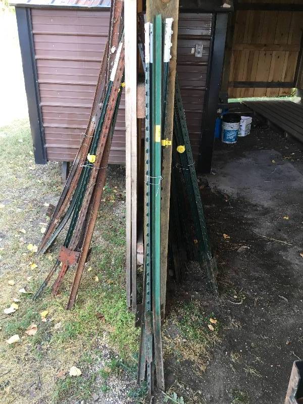 lot 426 image: 5 12 Fence Posts