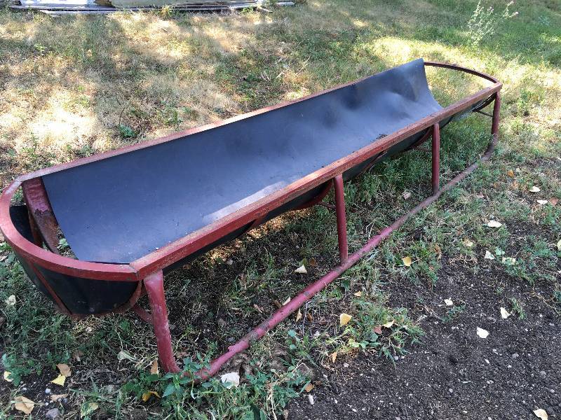 lot 430 image: Feed Trough