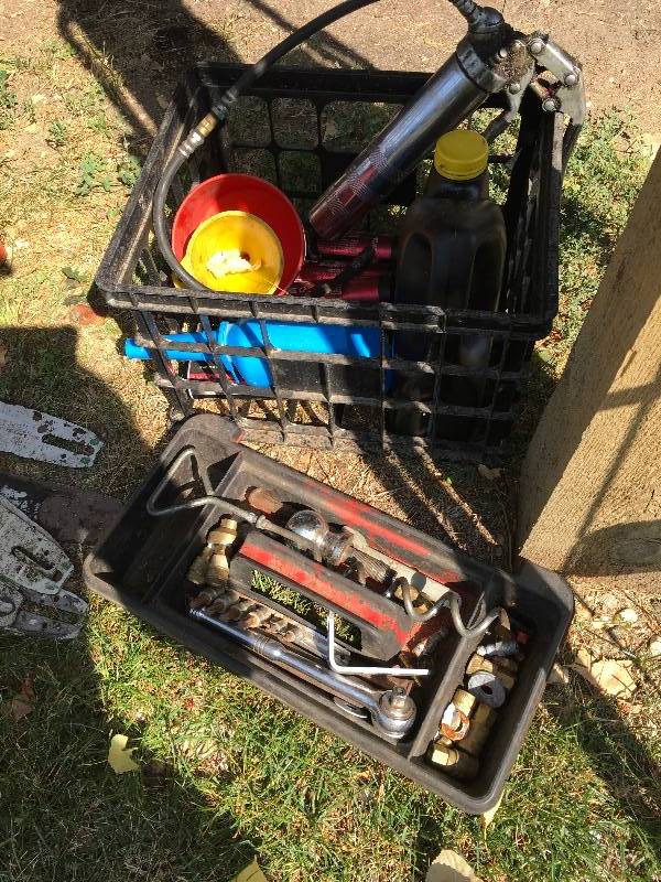 lot 440 image: Oil, Funnels, Grease Gun, Tool Tray, And Items