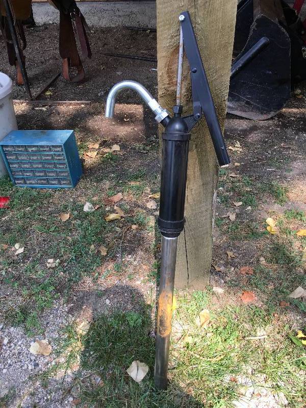 lot 447 image: Hand Pump