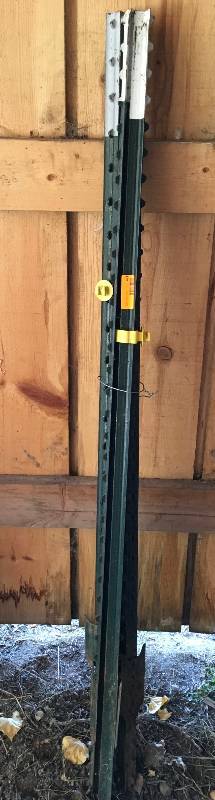 lot 421 image: 5 12 Fence Posts