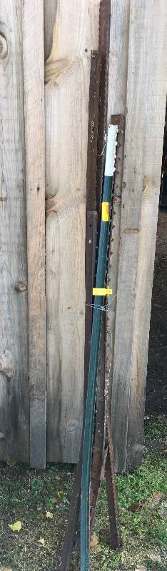 lot 422 image: 5 12 Fence Posts