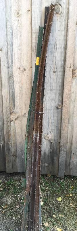 lot 423 image: 5 12 Fence Posts