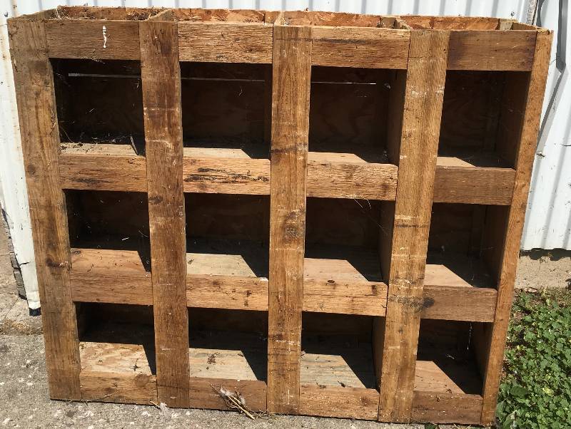 lot 451 image: Chicken Coop House