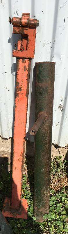 lot 452 image: Fence Post Driver, Fence Post Puller, And Minnow Bucket