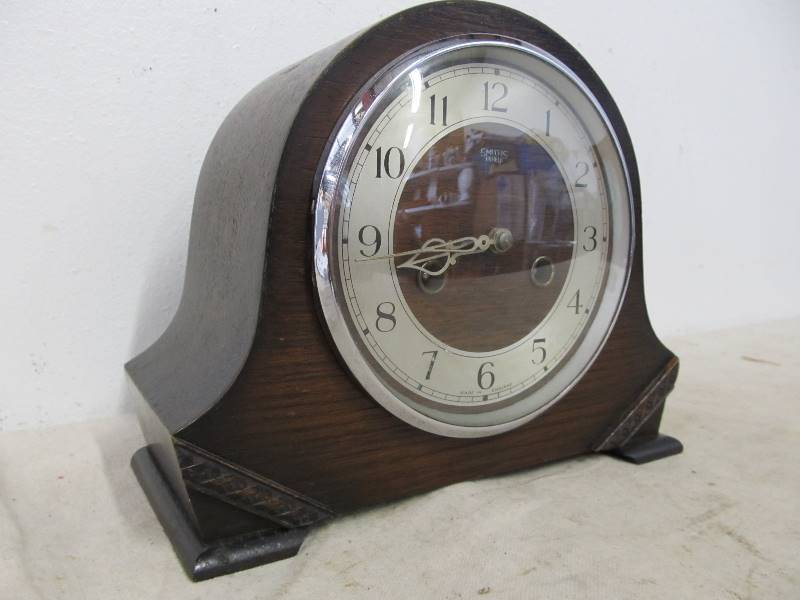 lot 10 image: Antique Smiths Enfield Mantel Clock