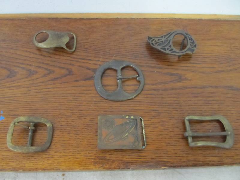 lot 15 image: Lot of Vintage Brass Belt Buckles