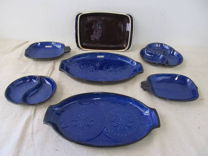 lot 33 image: Group of MINT Unused Vintage GABRIEL Swedish Pottery Serving Pieces