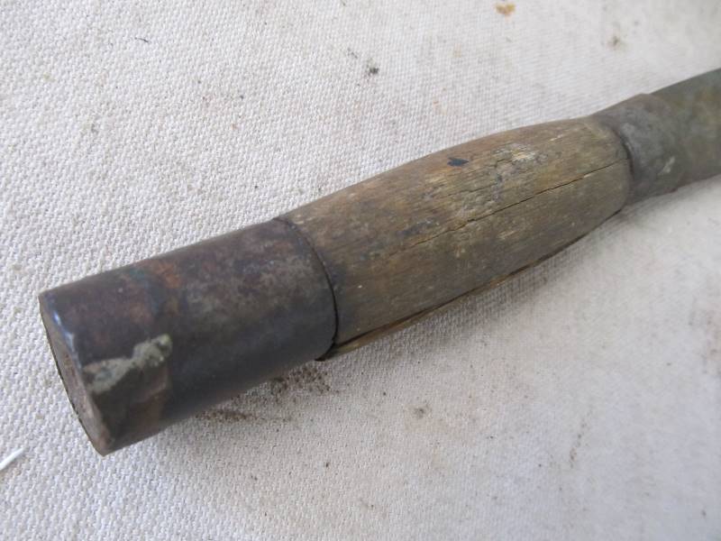lot 41 image: Large Antique Wood Handled DaggerKnife
