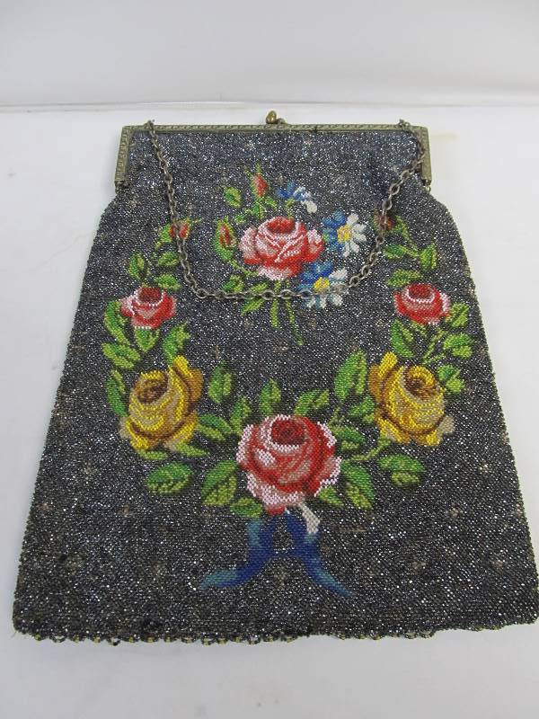 lot 78 image: Large Antique Beaded Mesh Purse