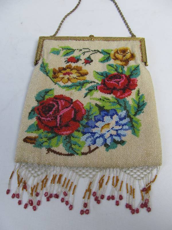 lot 79 image: Large Antique Beaded Mesh Purse