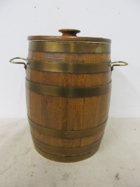 lot 123 image: Vintage Wooden Barrel Cooler
