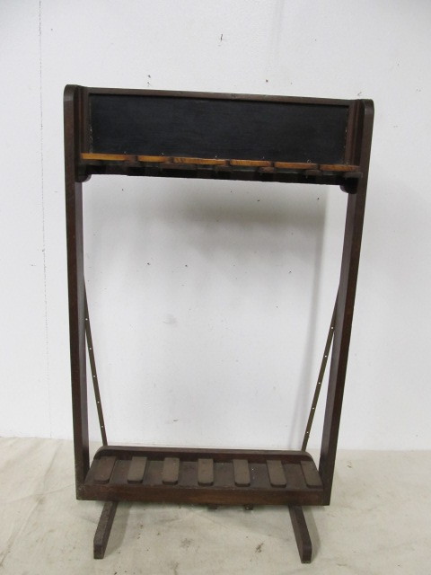 lot 124 image: Neat Old 1930s-40s Wooden Gun Rack