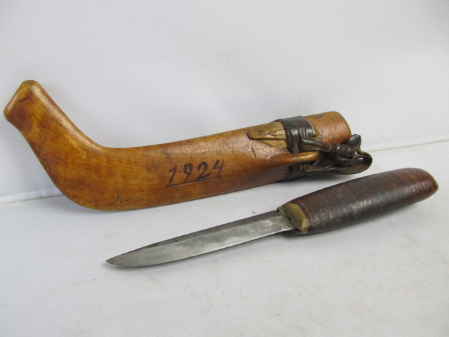 lot 2 image: 1924 Swedish Barrel Knife wOrig Wooden Sheath