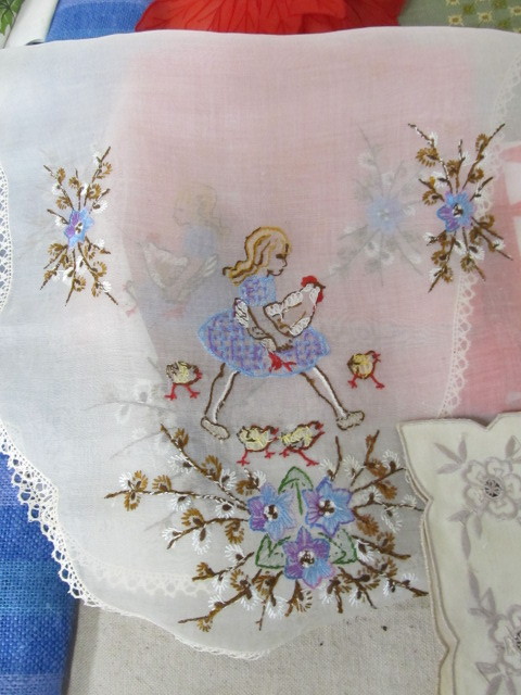 lot 192 image: Large Lot of Vintage SwedishScandinavian LinensTowelsDamask etc