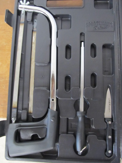 lot 202 image: SPORTSMANS SELECT Complete Knife etc Set wCase