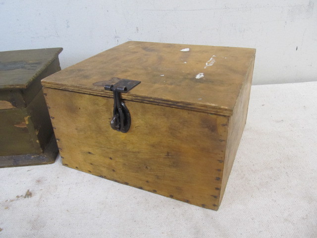 lot 134 image: Group of Antique Hinged Wooden Boxes
