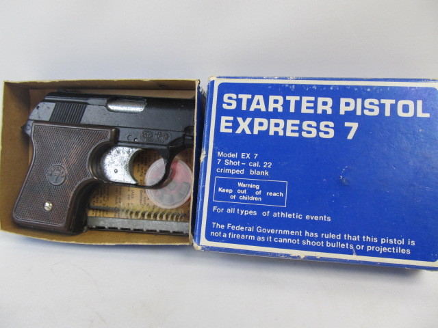 lot 139 image: Vintage Italian Express 7 Starter Pistol wOriginal Box