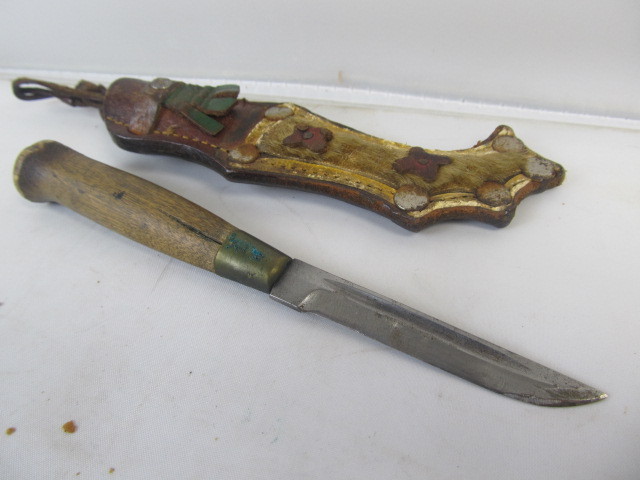 lot 141 image: AntiqueVintage Scandinavian Puukko Knife