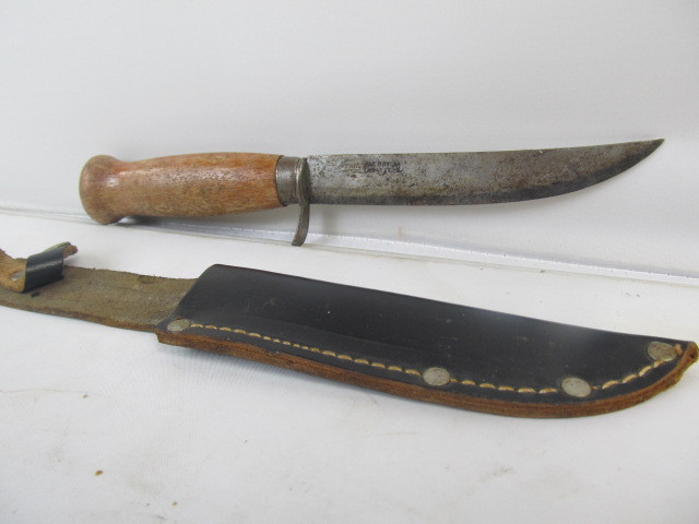 lot 144 image: Vintage FROST Swedish Hunting Knife wSheath