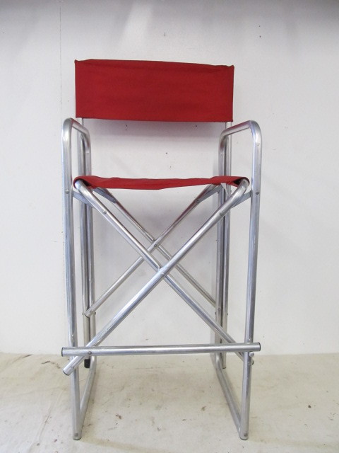 lot 162 image: Folding Aluminum Directors Chair