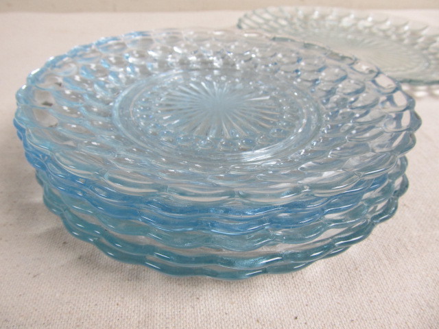 lot 183 image: Anchor Hocking Sapphire Blue Bubble Glass Plates