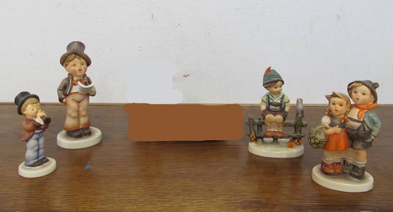 lot 52 image: Group of 4 Vintage Hummel Figurines