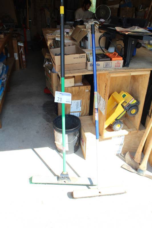 lot 21 image: Lot of (2) Push Brooms - Rubbermaid Extendable Handle, Quickie