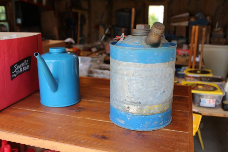 lot 33 image: Lot of (2) Metal Cans