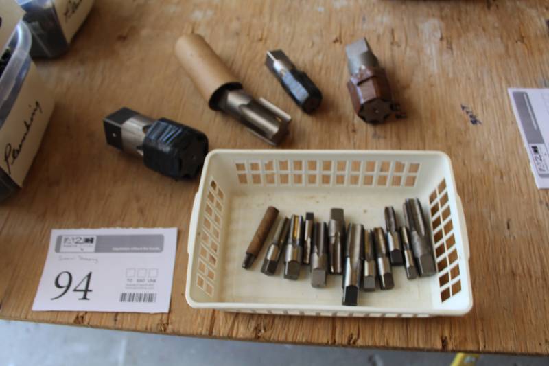 lot 94 image: Internal Thread Tap Set
