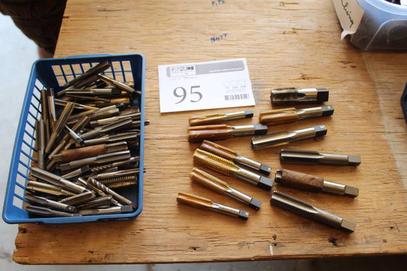 lot 95 image: Internal Thread Tap Set