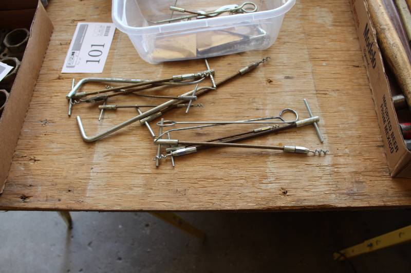 lot 101 image: T-Handle Screw Drivers
