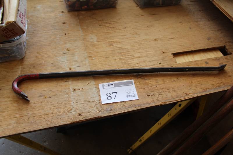 lot 87 image: Pry Bar
