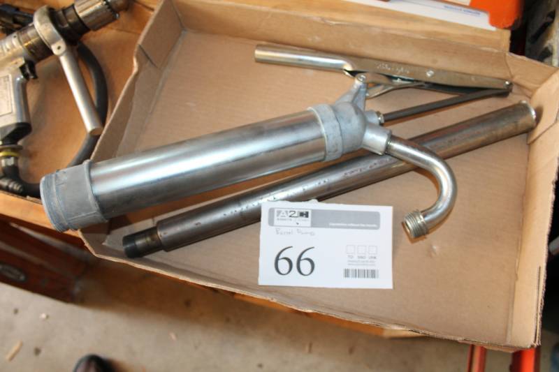 lot 66 image: LubriMatic Barrel Pump