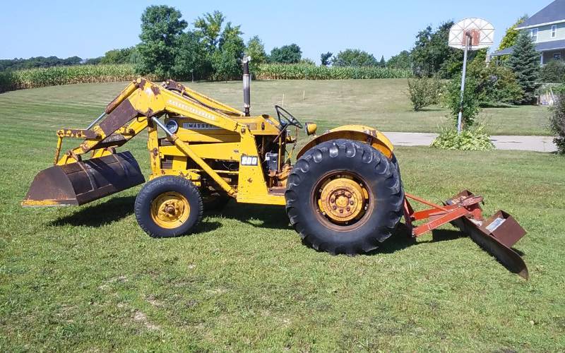 lot 2 image: Massey-Ferguson 3165 Tractor With Massey-Ferguson 200 Loader
