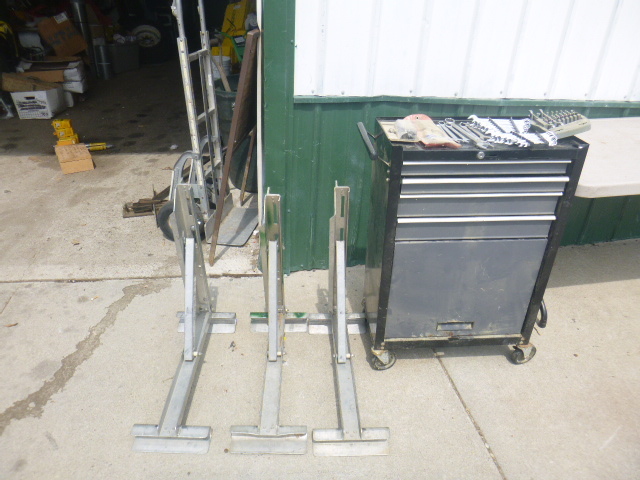 lot 34 image: Garage Items
