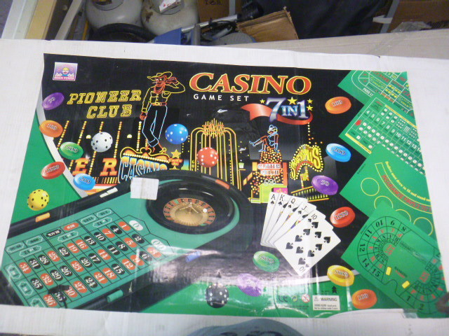lot 48 image: NEW Casino Game Set