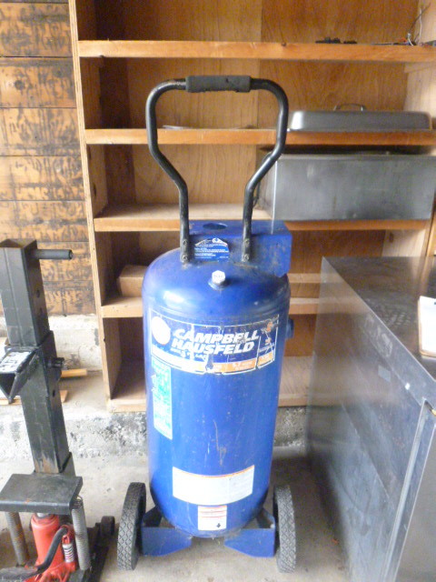 lot 65 image: Cambell-Hausfeld Air Tank