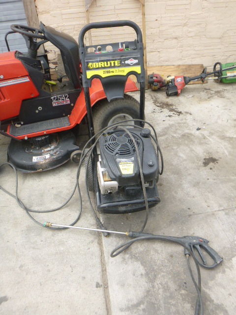 lot 74 image: Brute by Briggs & Stratton Power Washer